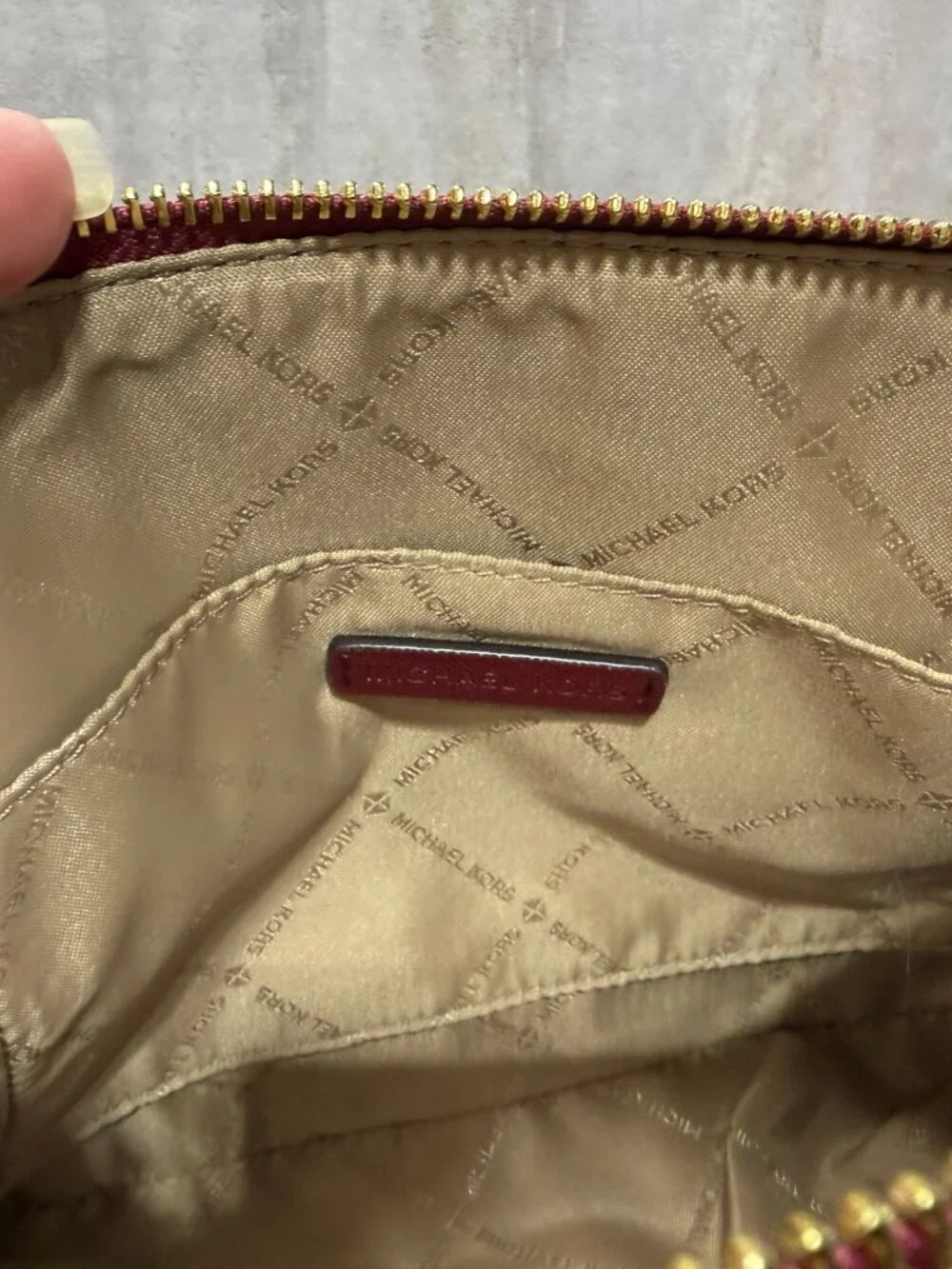 EUC Michael Kors Jet Set Travel Signature Crossbody Purse - Merlot